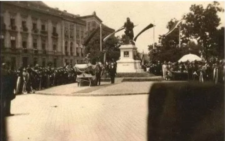 69-ES ELŐRE! EMLÉKMŰ (1931)