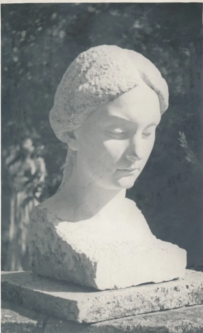 BORYNÉ, A VÁRÉPÍTŐ MÚZSÁJA (1938)