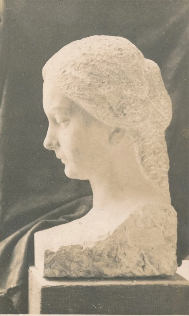 BORYNÉ, A VÁRÉPÍTŐ MÚZSÁJA (1938)