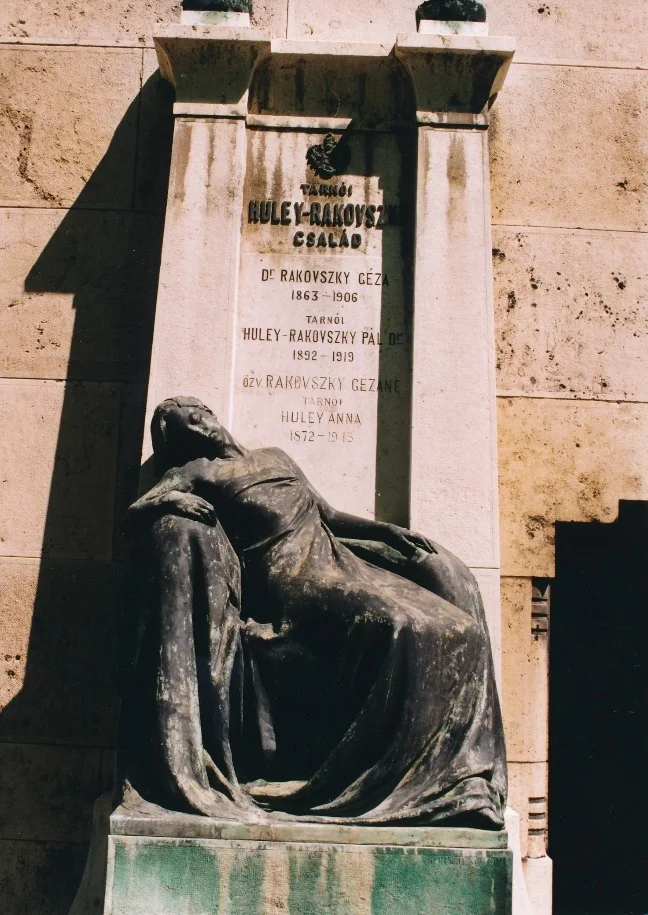 HULEY–RAKOVSZKY CSALÁD SÍREMLÉKE (1910)