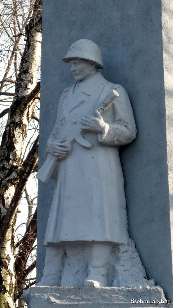 POLGÁRDI KATONAI TEMETŐ EMLÉKMŰVE (1947)