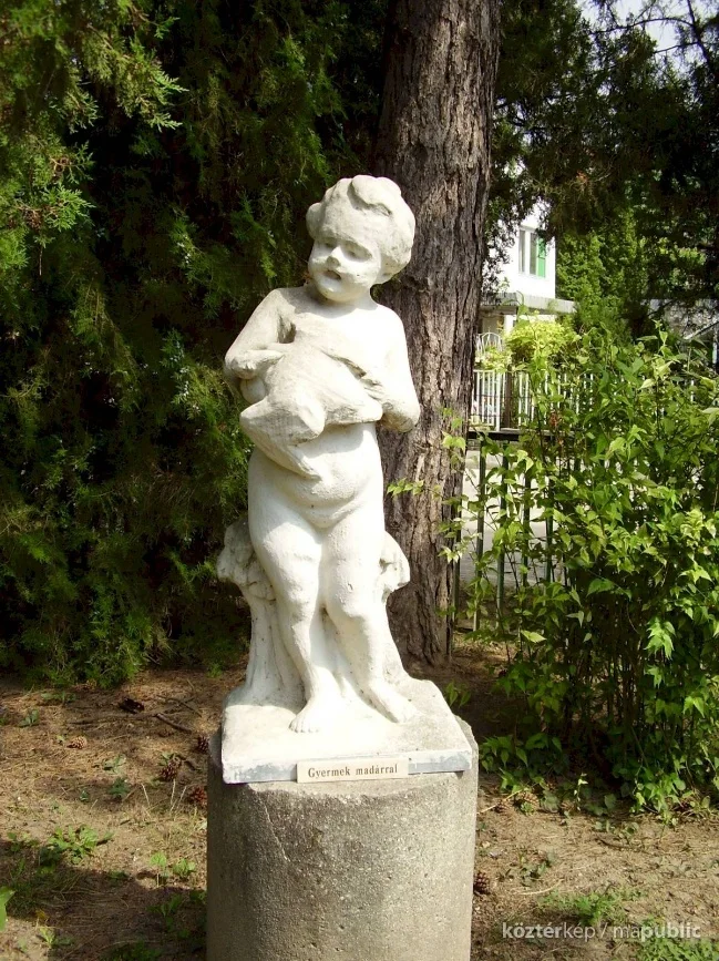 SZÁRCSÁS GYERMEK