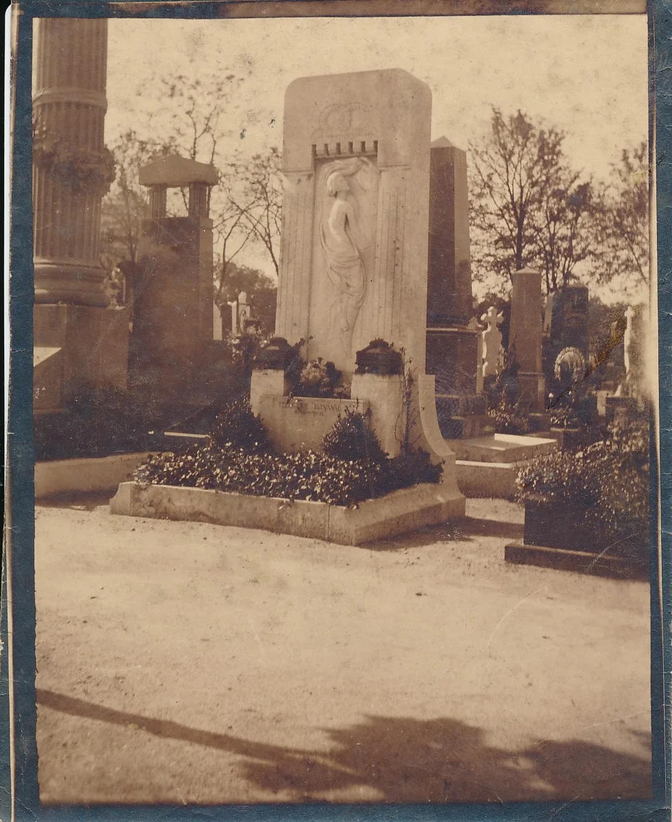 TELESZKY ISTVÁNNÉ SÍREMLÉKE (1911)